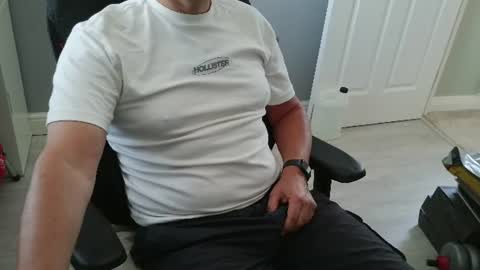 Snapshot of rich_uk56 chatting on June 25, 2026, 9:58 am UK Straight Guy online show from June 25, 2026, 9:58 am