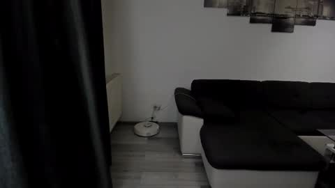 RichardDarell online show from December 17, 2025, 5:46 am