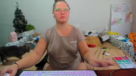 Anna - not anna - right Anna  online show from February 7, 2026, 10:19 am