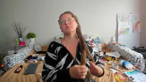 Anna - not anna - right Anna  online show from March 17, 2026, 11:35 am