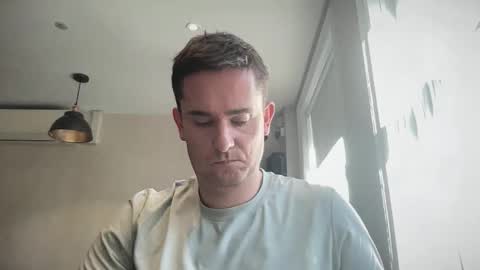 londongent online show from November 8, 2025, 1:33 pm