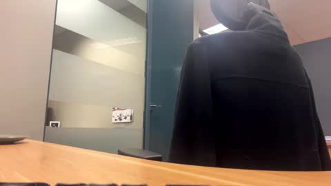 Ricoh7373 exhibitionist cum aussie thickcock online show from April 7, 2026, 11:54 am