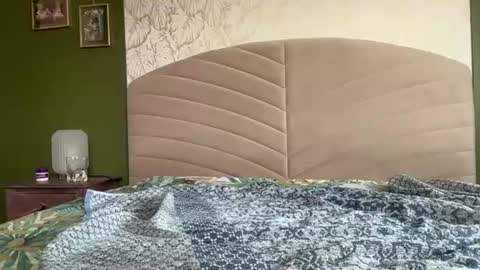 rifraf1986 online show from June 15, 2026, 11:56 am