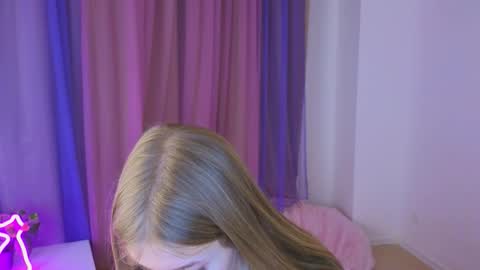 Rina online show from November 3, 2025, 9:59 pm