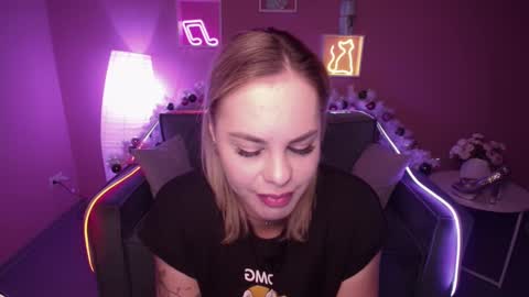 Snapshot of rikaraily chatting on January 7, 2025, 5:22 am Rika online show from January 7, 2025, 5:22 am