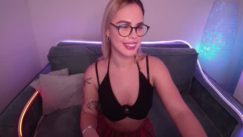 Snapshot of rikaraily chatting on February 6, 2025, 8:50 am Rika online show from February 6, 2025, 8:50 am