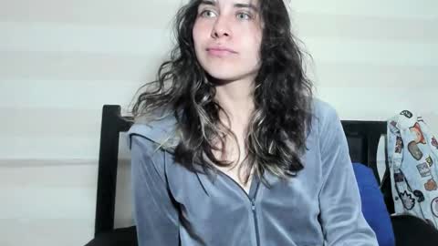 Snapshot of riley_colors chatting on November 13, 2025, 5:56 pm Riley online show from November 13, 2025, 5:56 pm