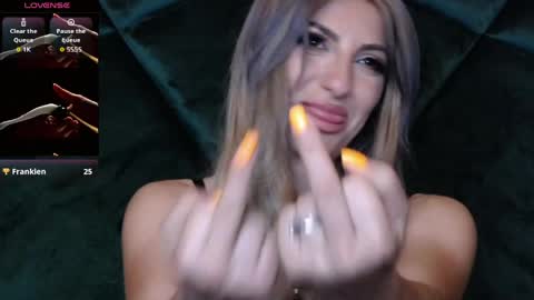 rileylannax online show from May 13, 2026, 6:33 am