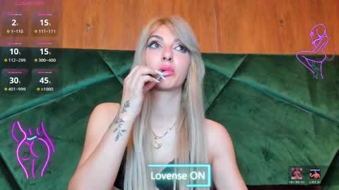 rileylannax online show from May 18, 2026, 4:07 am