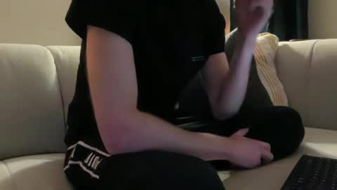 Snapshot of rileyman13xx chatting on January 29, 2025, 12:12 am rileyman13xx online show from January 29, 2025, 12:12 am