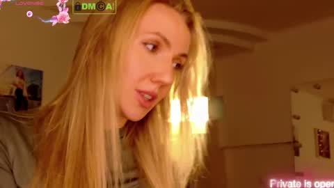 Rina Asty online show from June 3, 2026, 4:23 pm