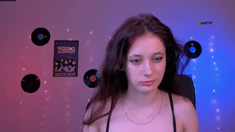 Rina online show from May 31, 2026, 6:42 pm