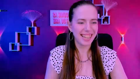 Rina online show from June 4, 2026, 8:42 am