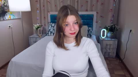 rinacake online show from December 16, 2025, 2:11 pm