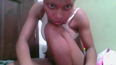 rinah654271 online show from May 8, 2026, 4:01 pm