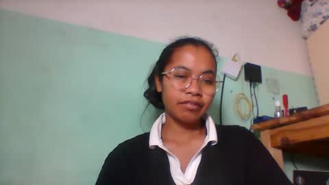 rinah856024 online show from May 5, 2026, 7:22 pm