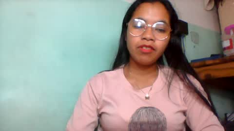 rinah856024 online show from June 14, 2026, 4:09 pm