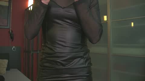 rinathequeen online show from February 6, 2025, 1:54 pm