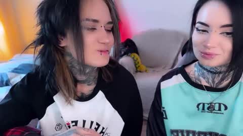   DianaBrite            fansl y online show from March 22, 2026, 12:19 pm