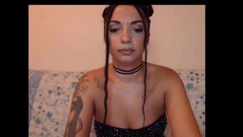 riri_mojo_92 online show from October 13, 2025, 8:20 pm