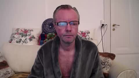 Snapshot of risras chatting on April 4, 2026, 11:51 am RisRas online show from April 4, 2026, 11:51 am