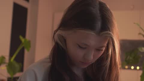 Akemi online show from March 13, 2026, 5:08 pm