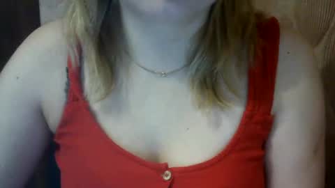 Snapshot of riveramaureen chatting on December 8, 2024, 2:30 pm RiveraMaureen online show from December 8, 2024, 2:30 pm