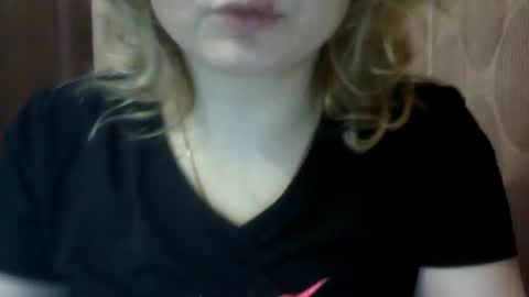 Snapshot of riveramaureen chatting on December 16, 2024, 11:12 am RiveraMaureen online show from December 16, 2024, 11:12 am