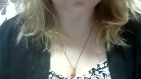 Snapshot of riveramaureen chatting on January 7, 2025, 2:30 pm RiveraMaureen online show from January 7, 2025, 2:30 pm