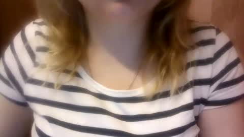 Snapshot of riveramaureen chatting on January 11, 2025, 2:04 pm RiveraMaureen online show from January 11, 2025, 2:04 pm