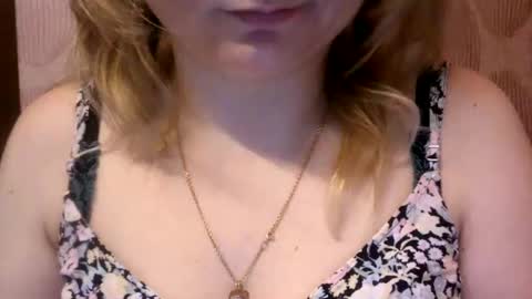 Snapshot of riveramaureen chatting on January 22, 2025, 1:00 pm RiveraMaureen online show from January 22, 2025, 1:00 pm