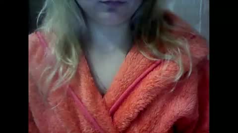 Snapshot of riveramaureen chatting on October 9, 2025, 10:41 pm RiveraMaureen online show from October 9, 2025, 10:41 pm