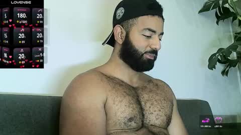 SebasRoa online show from December 18, 2025, 3:29 pm