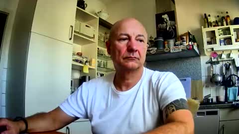 Snapshot of roadrunnerger chatting on October 18, 2025, 11:00 am roadrunnerger online show from October 18, 2025, 11:00 am