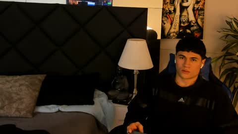 Roan Birkin online show from April 8, 2026, 7:36 pm