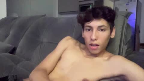 roandry909974 online show from December 2, 2024, 1:58 am