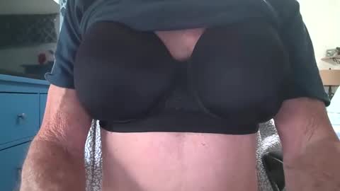 Snapshot of robert45556 chatting on October 9, 2025, 9:02 pm robert online show from October 9, 2025, 9:02 pm