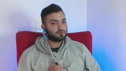 Snapshot of robert_leroy chatting on February 23, 2025, 4:35 pm Stiven - online show from February 23, 2025, 4:35 pm