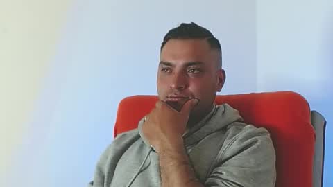 Snapshot of robert_leroy chatting on October 24, 2025, 9:22 pm Stiven - online show from October 24, 2025, 9:22 pm