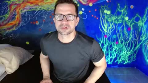 Robert online show from November 21, 2025, 1:04 am