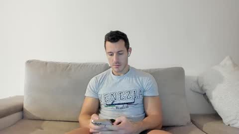 roberto4ever online show from February 15, 2025, 7:38 am