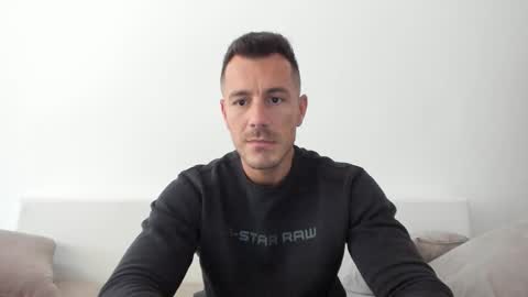 roberto4ever online show from September 10, 2025, 10:04 am