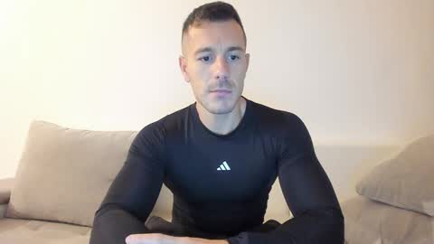 roberto4ever online show from October 21, 2025, 4:24 am