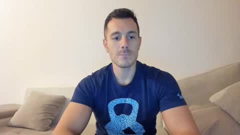 roberto4ever online show from November 16, 2025, 5:29 pm