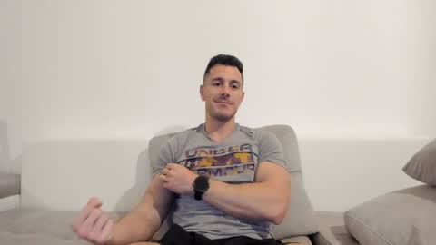 roberto4ever online show from April 9, 2026, 3:28 am