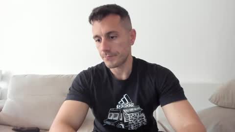 roberto4ever online show from April 9, 2026, 11:15 am