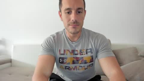 roberto4ever online show from May 12, 2026, 12:02 pm