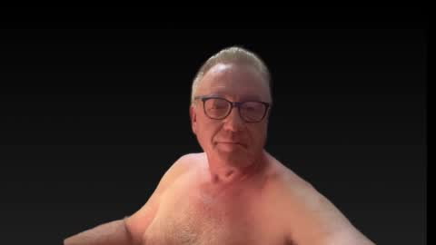 RobertTheRabbit online show from December 17, 2025, 2:45 pm