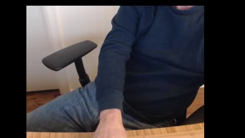 Snapshot of robidan6923 chatting on January 17, 2025, 1:03 pm robidan6923 online show from January 17, 2025, 1:03 pm