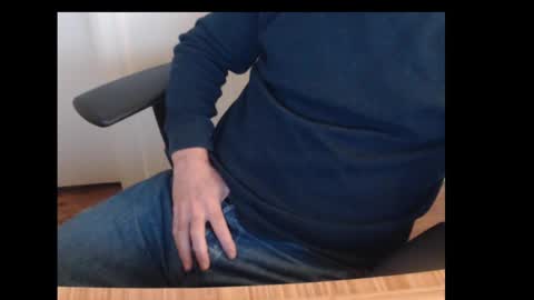 Snapshot of robidan6923 chatting on February 12, 2025, 2:32 pm robidan6923 online show from February 12, 2025, 2:32 pm